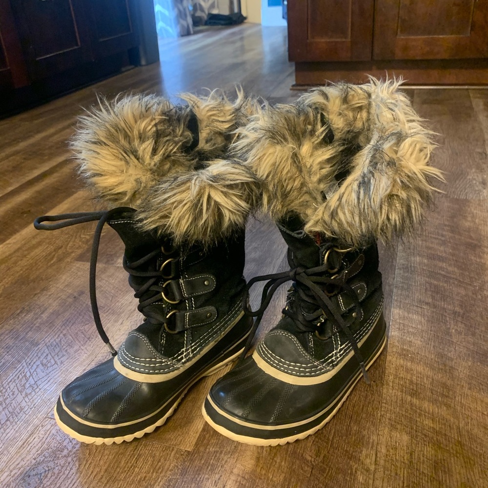 Sorel- Joan of Arc- retails $200+